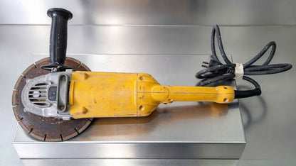 ESMERILADORA DEWALT DWE491-B3
