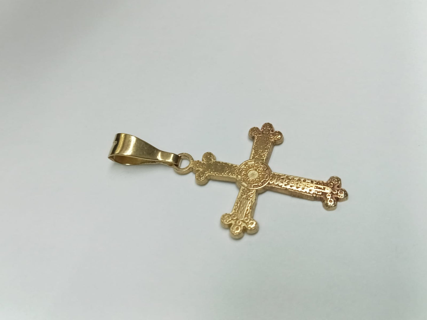 dije de oro 08k - diseño cruz