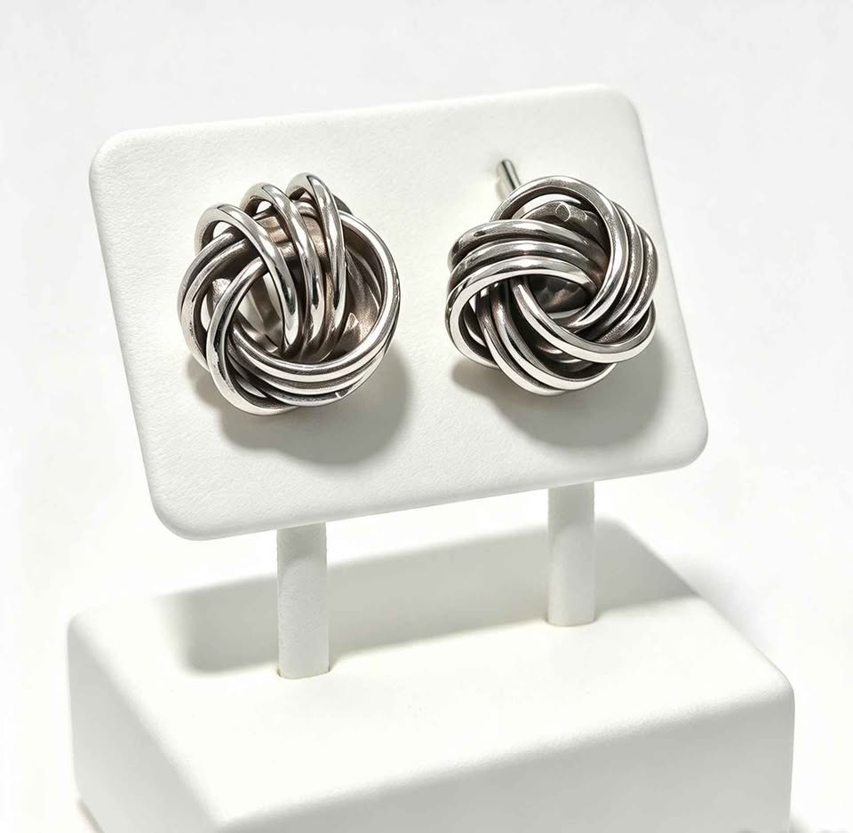 Plata aretes de nudo .925 3.4g