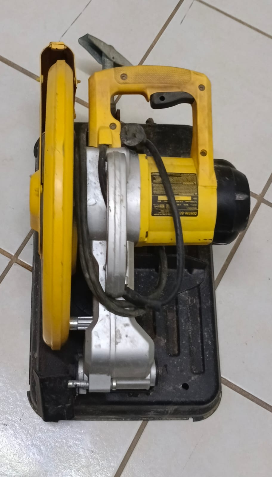 Cortadora de metal DEWALT d28730-b3