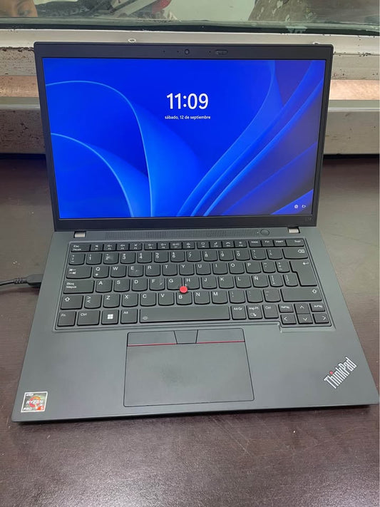 Laptop Lenovo Ryzen 5 Pro 16 RAM 477 gb-usado