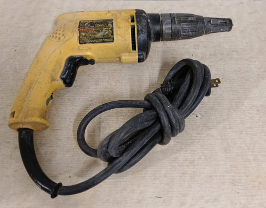 Atornillador DEWALT dw255, usado
