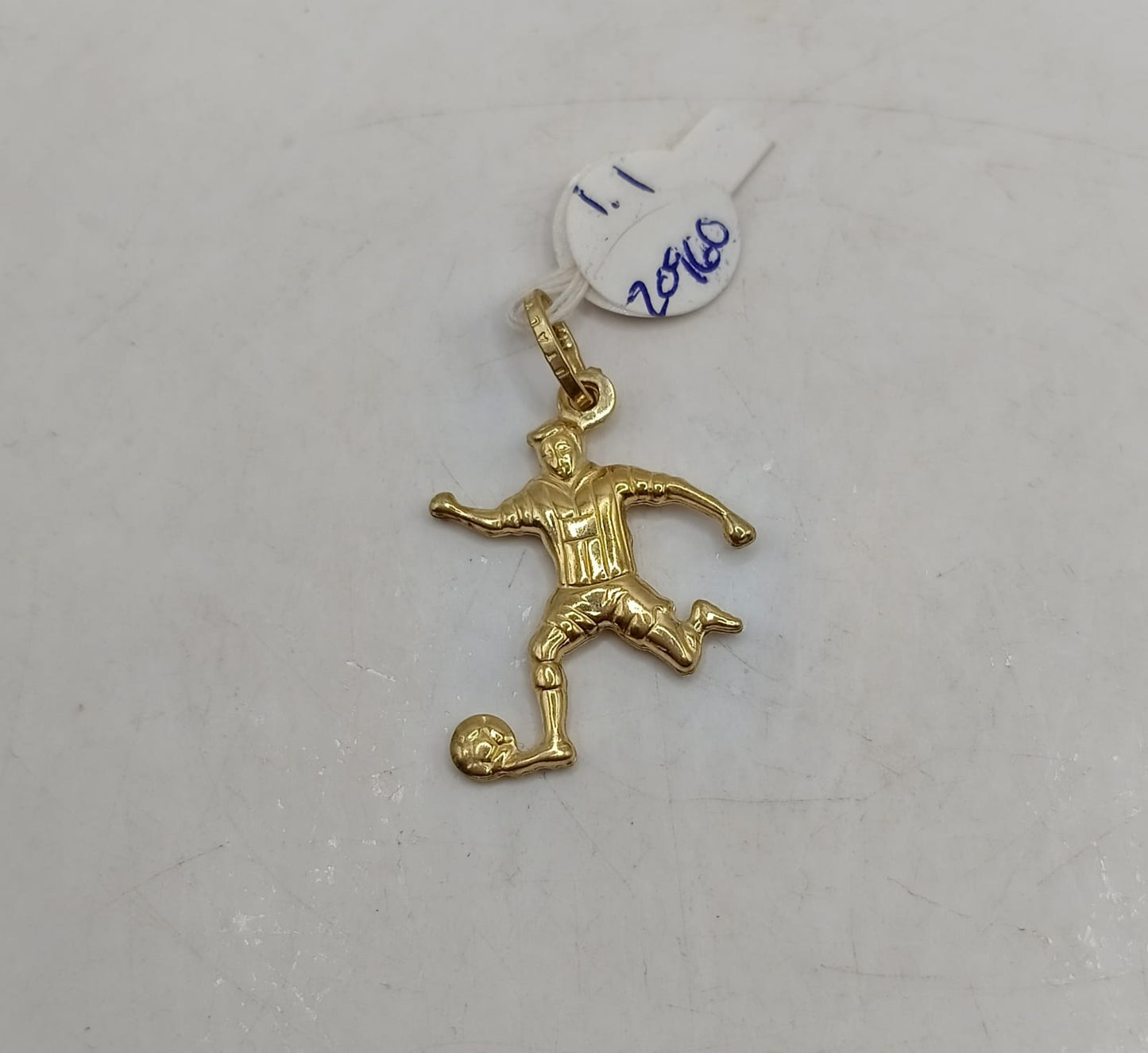 Dije de futball ORO 10k peso 1.1gr, usado