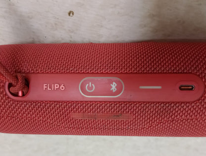 Bocina JBL flip 6 en caja, usada