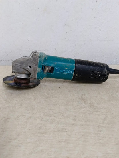 Mini esmeril MAKITA 9557hn, usado
