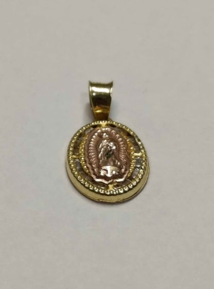 Oro medalla religiosa 10k 0.2g largo 1.5cm ancho 1cm USADA