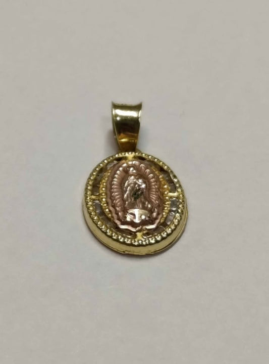 Oro medalla religiosa 10k 0.2g largo 1.5cm ancho 1cm USADA