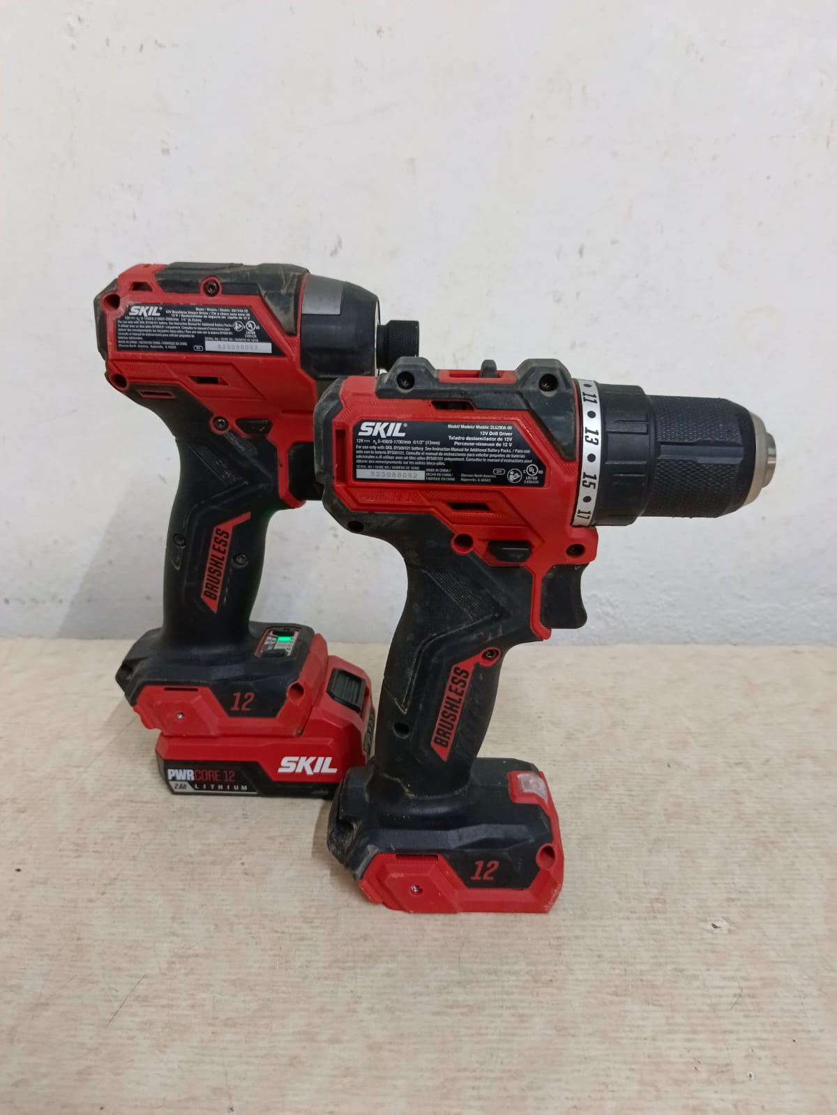 Kit de taladros inalambricos SKIL id679a0, usado