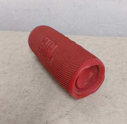 Bocina JBL flip 6 en caja, usada
