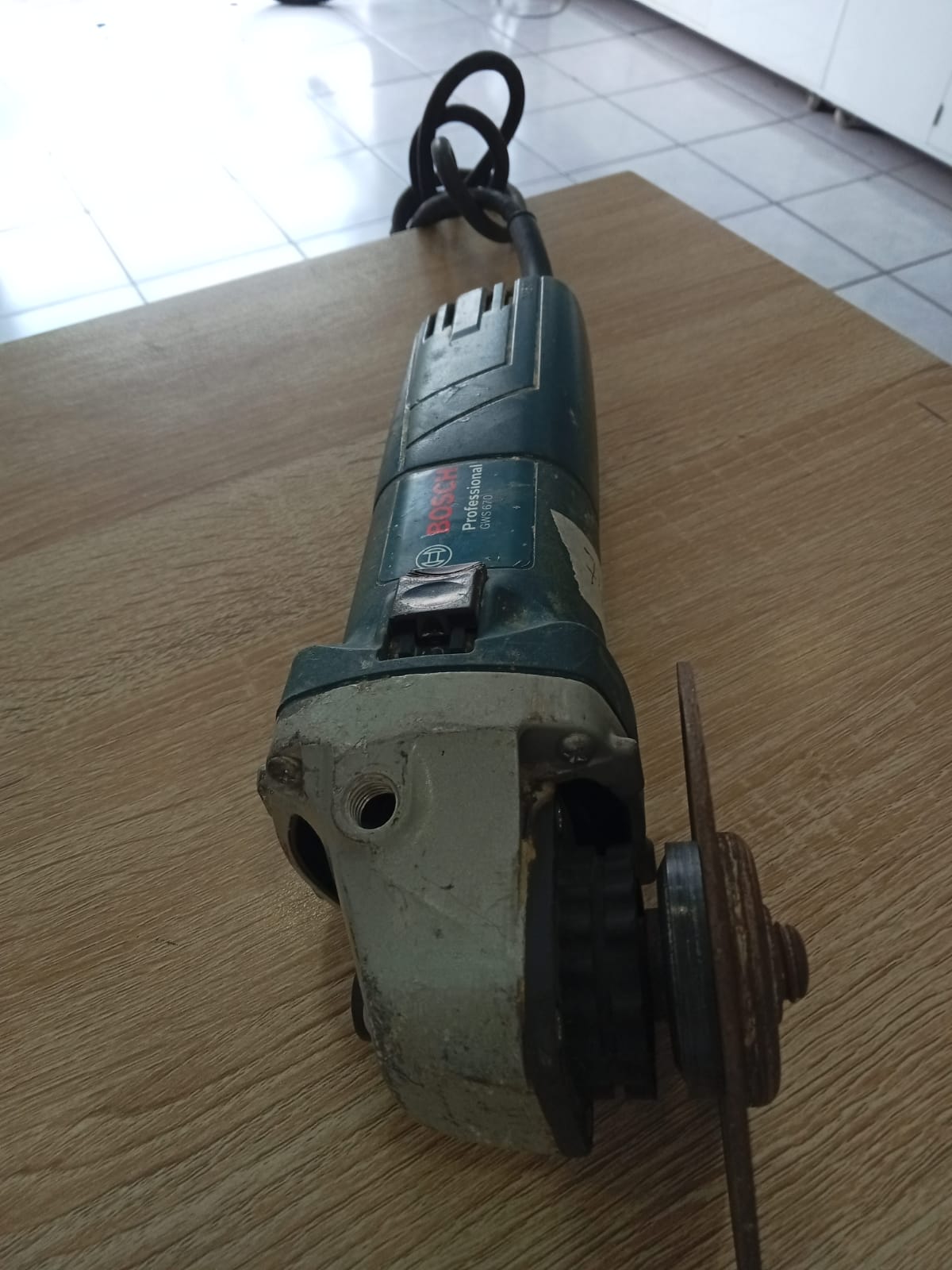 🔹 Esmeriladora Angular Bosch GWS 670