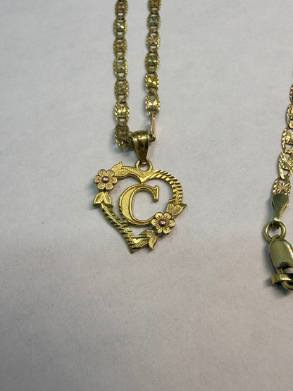 CADENA TIPO GUCCI CON DIJE INICIAL "C" EN ORO DE 10 K 5 GR 55 CM