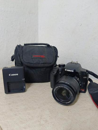 Camara Profecional Canon Rebel xs, usado