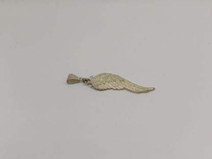 Dije de Ala PLATA 925 peso 3.6gr, usado