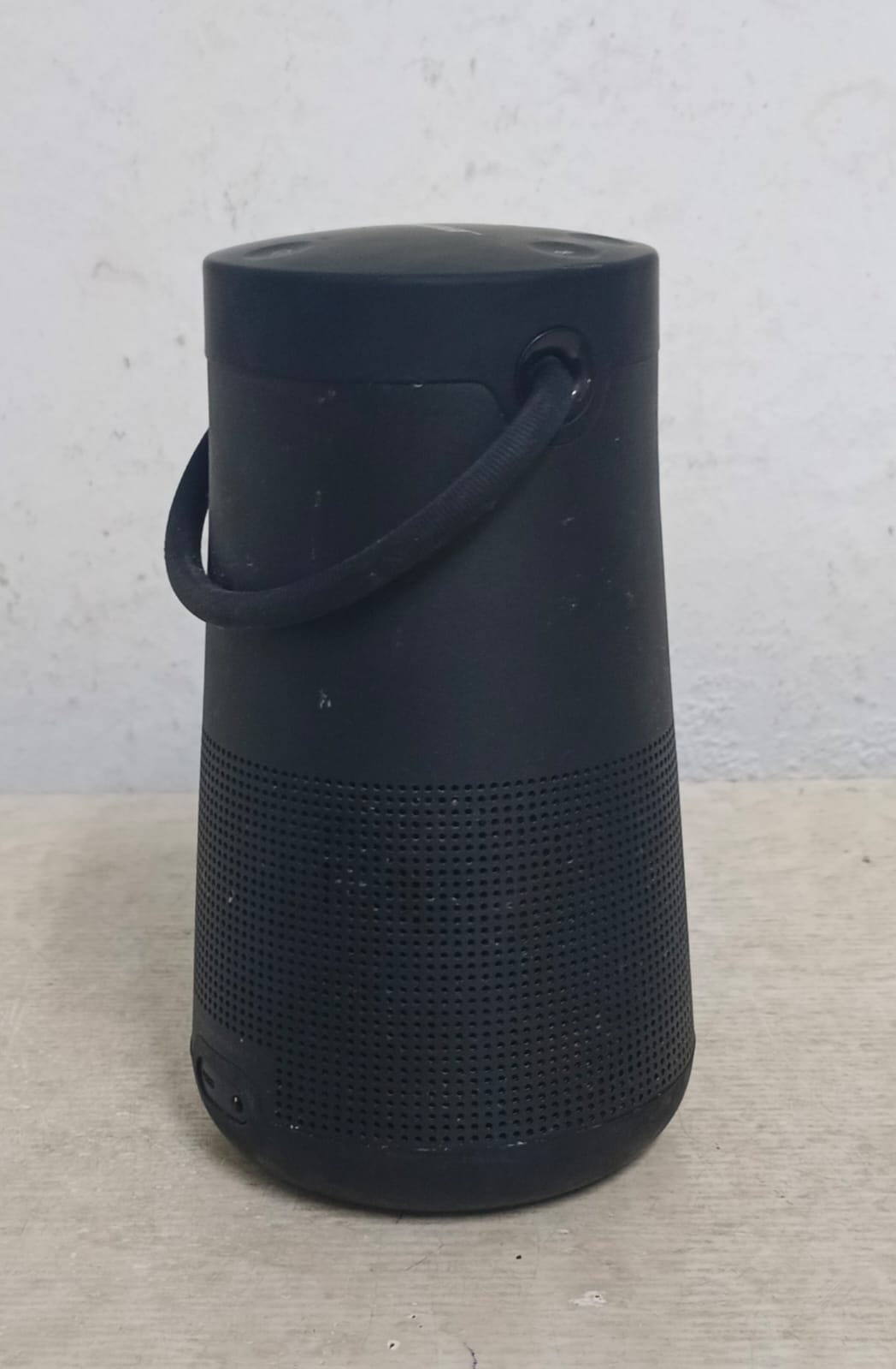 Bocina recargable BOSE revolver 2, usado