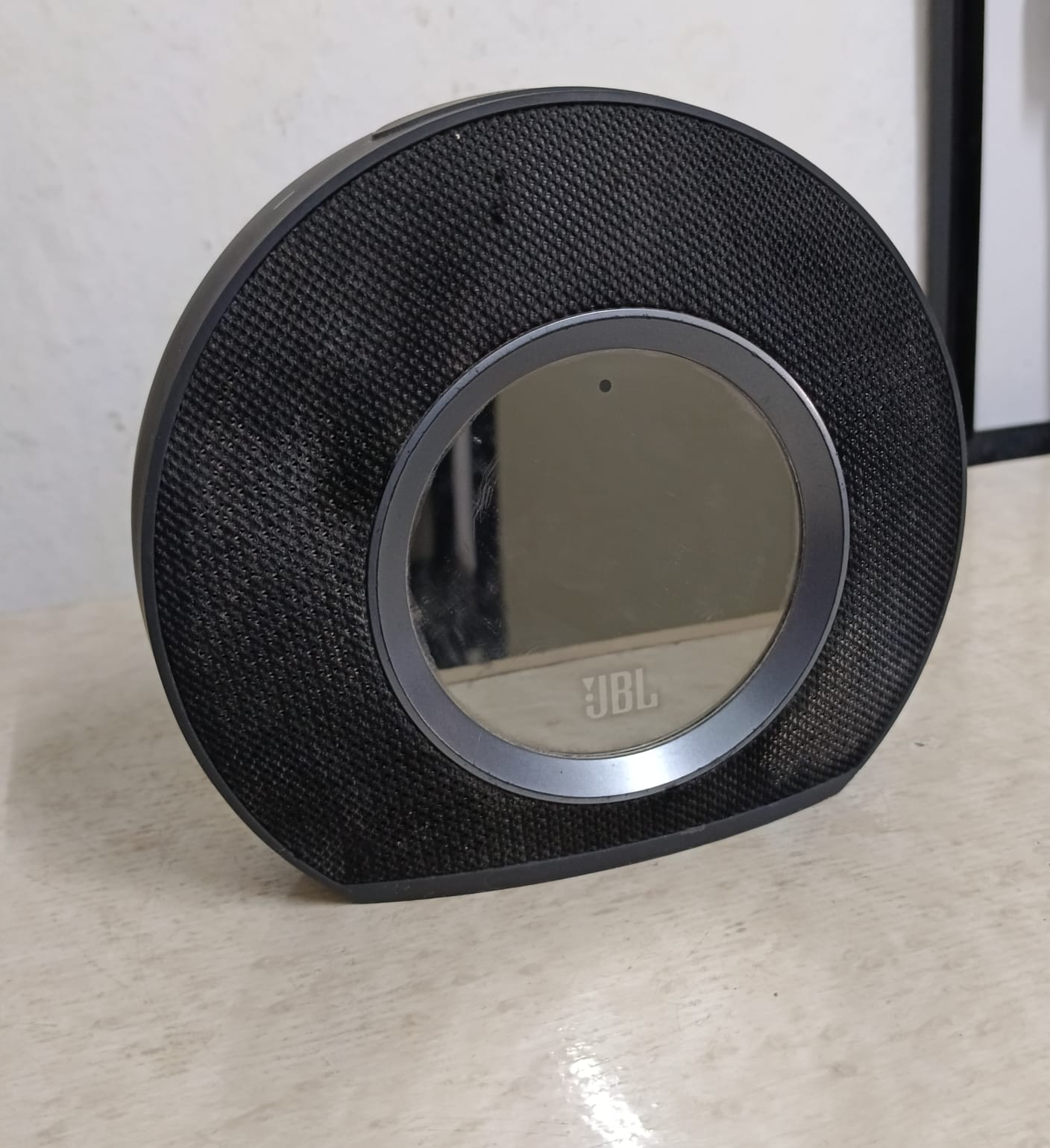 Bocina de luz JBL con alarma, usado