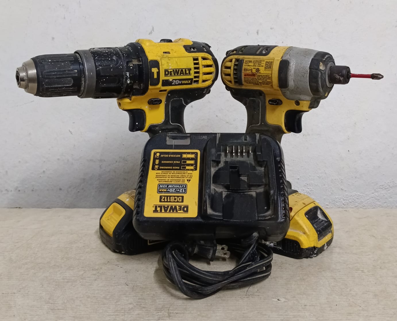 Kit De Taladros Dewalt DCD785 - USADO