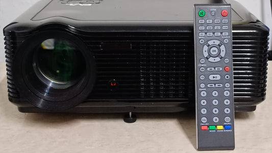 Proyector EVL led-66 en caja con accesorios, usado