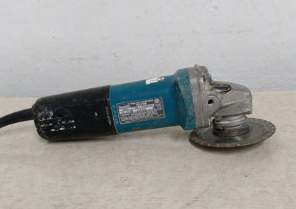 Mini esmeril Makita 9557nb con disco, usado