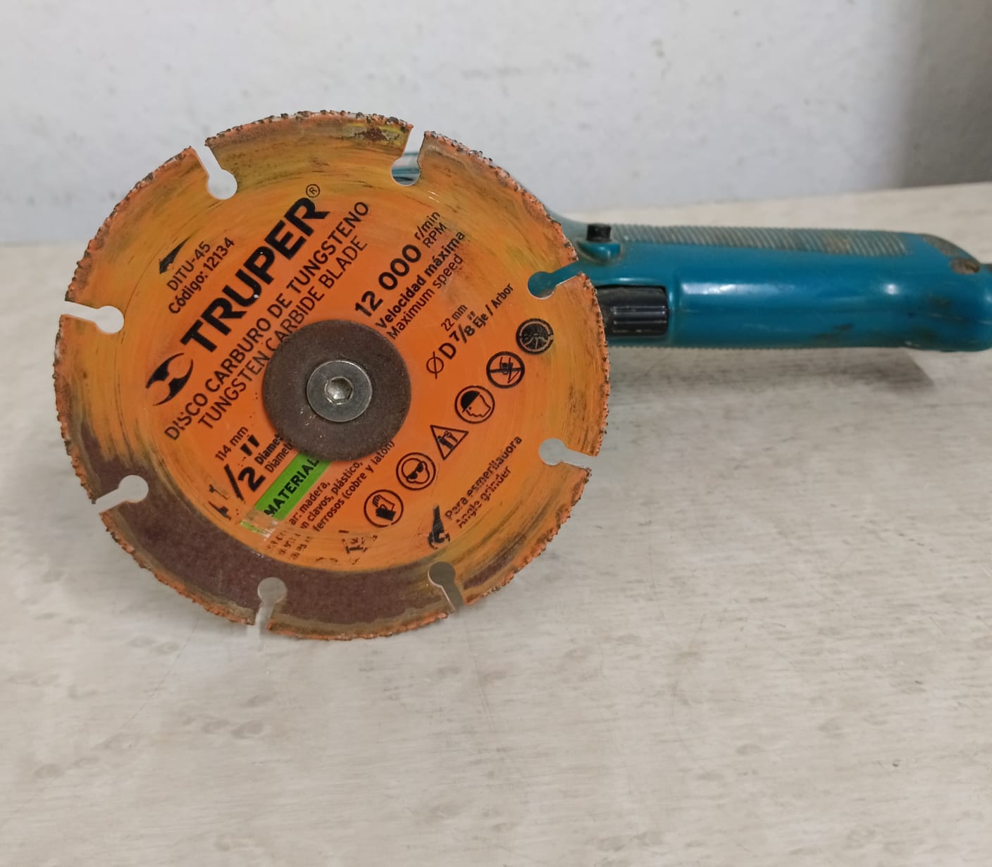 Lijadora de disco MAKITA gv5000, usado
