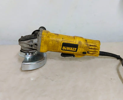 Mini esmeril DEWALT dwe4120, usado