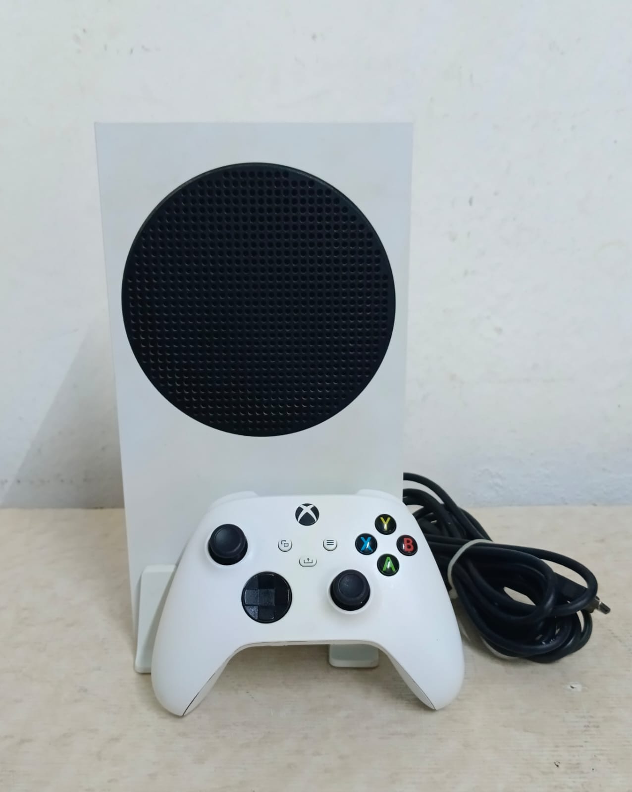 Consola de videojuego XBOX series s 512gb control y cables, usado