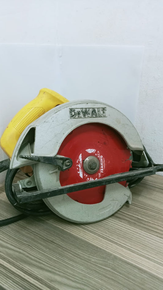 Sierra Circular Dewalt (usada)