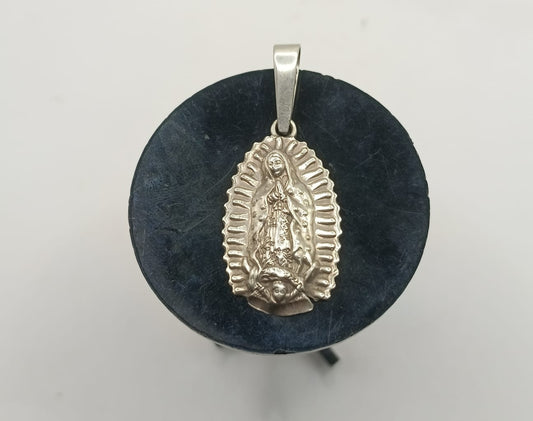 Dije religioso PLATA 925 peso 2.8gr, usado