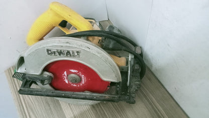 Sierra Circular Dewalt (usada)