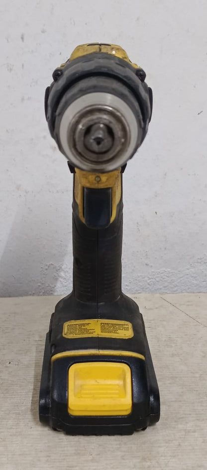 Taladro inalambrico DEWALT, usado