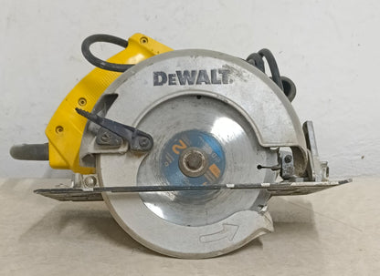 Sierra Circular DEWALT dwe6421, usado