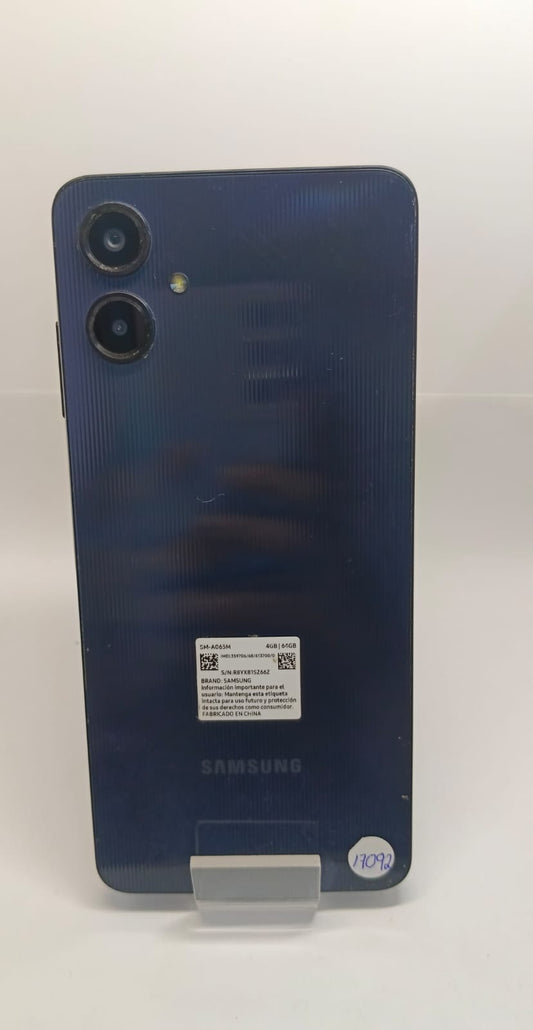Celular Samsung Galaxy A06 4GB RAM 64 GB  Color Negro 🕷️💀 Usado 🕷️💀