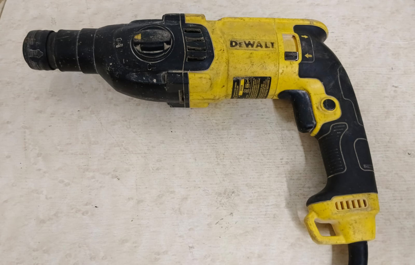 Taladro Rotomartillo Dewalt 3 revoluciones, usado