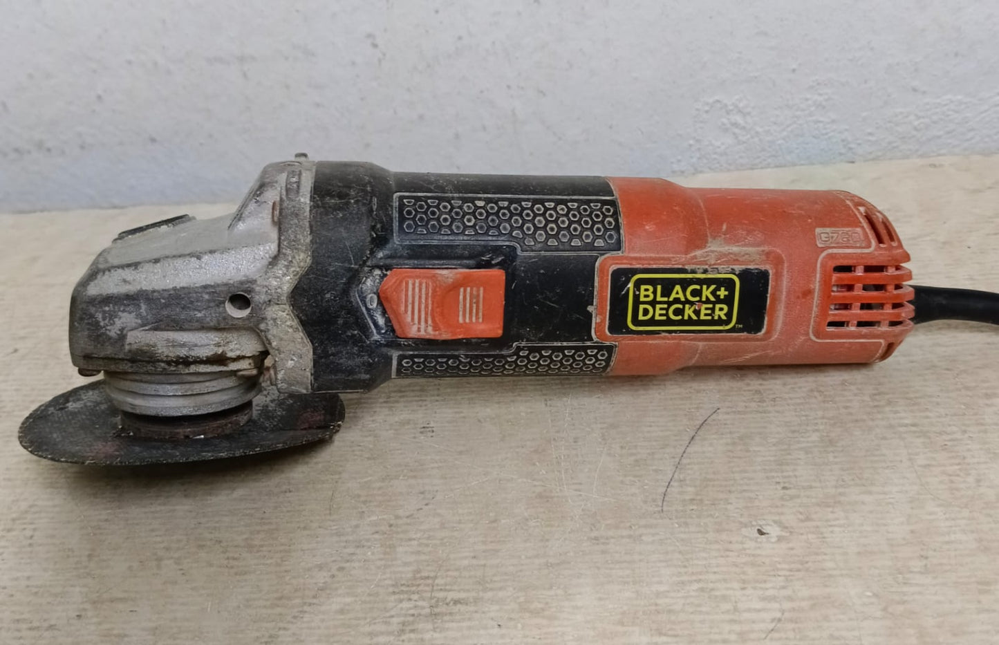 Mini esmeril BLACK & DECKER, usado