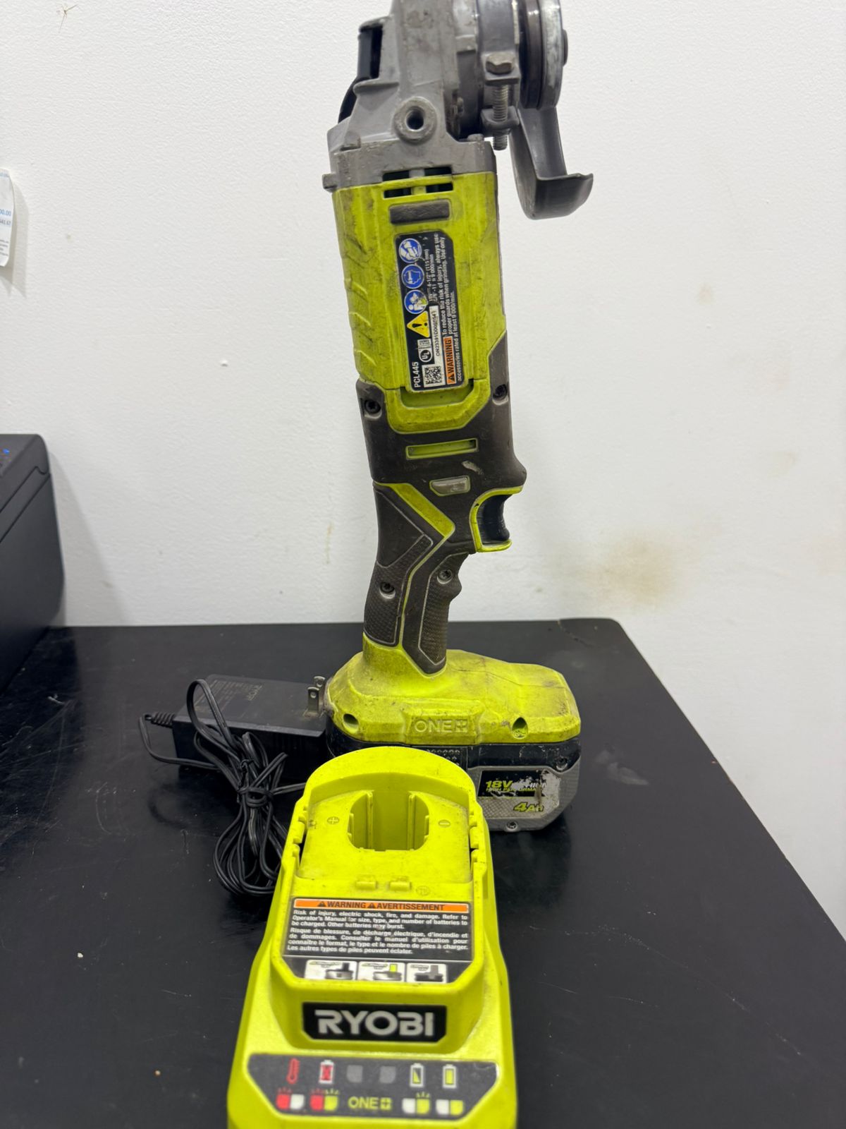 ESMERIL RYOBI INALAMBRICO-USADO