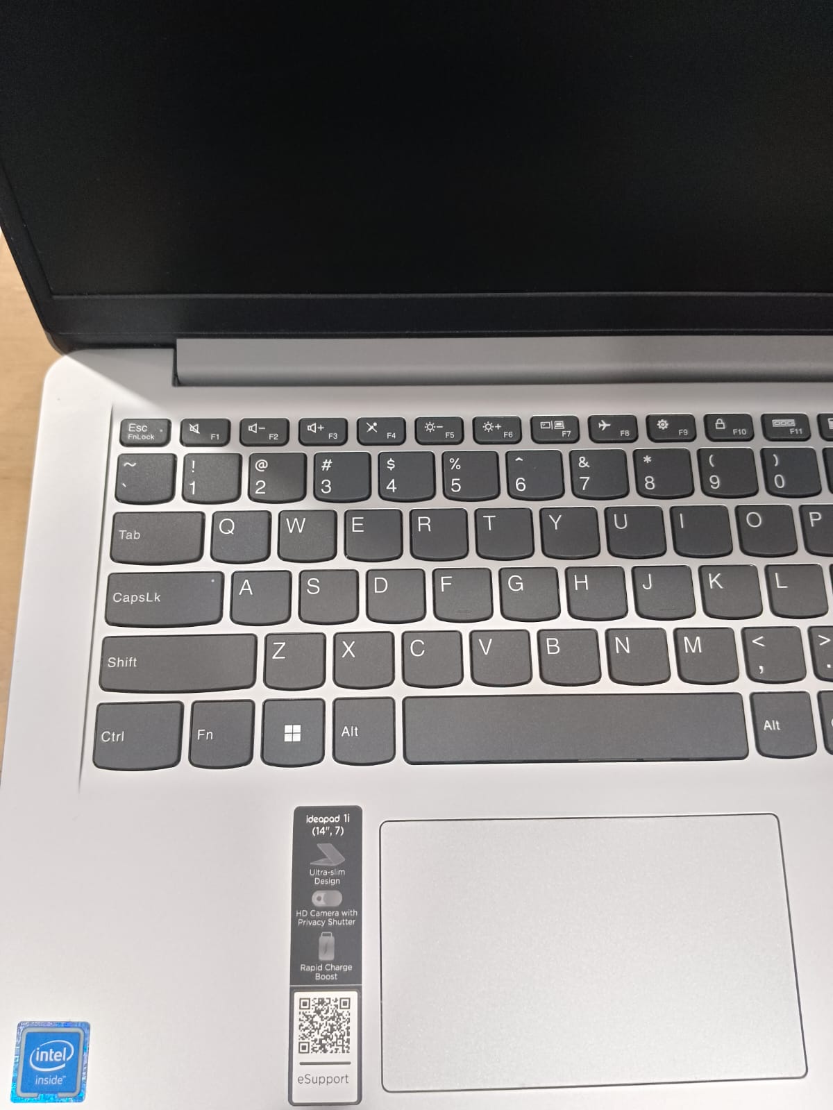 laptop LENOVO idepad 1 118gb ssd 4ram intel side, usado