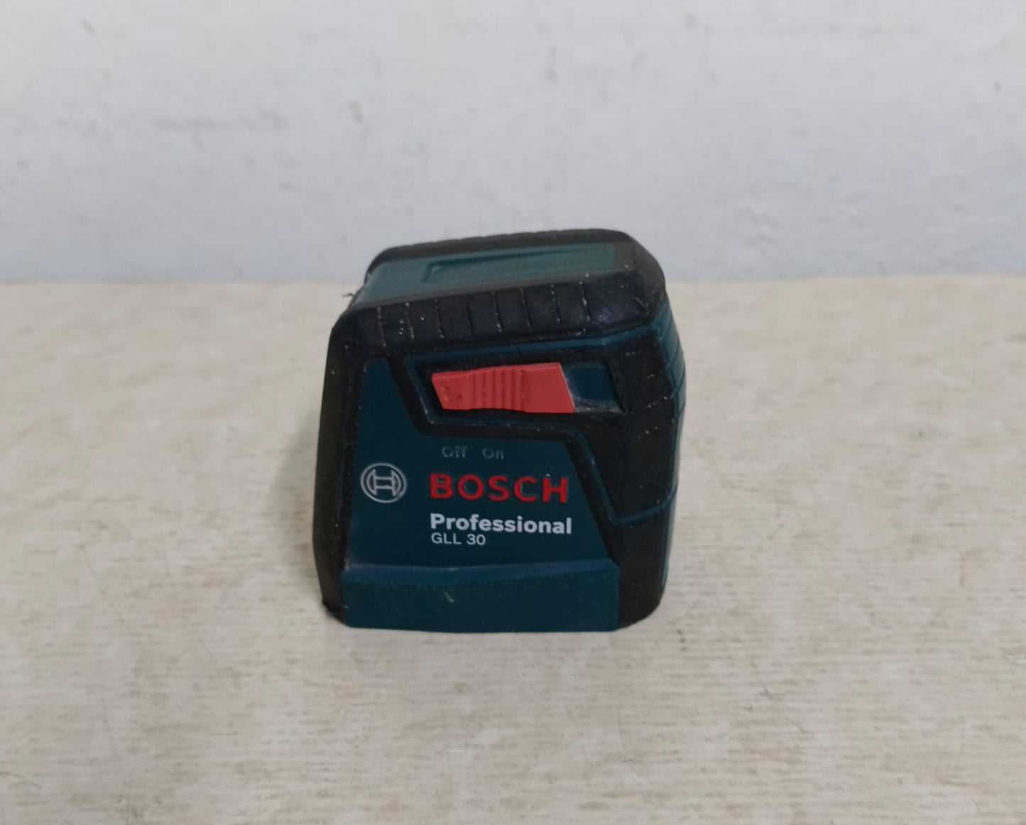 Nivel laser rojo BOSCH gll 30, usado