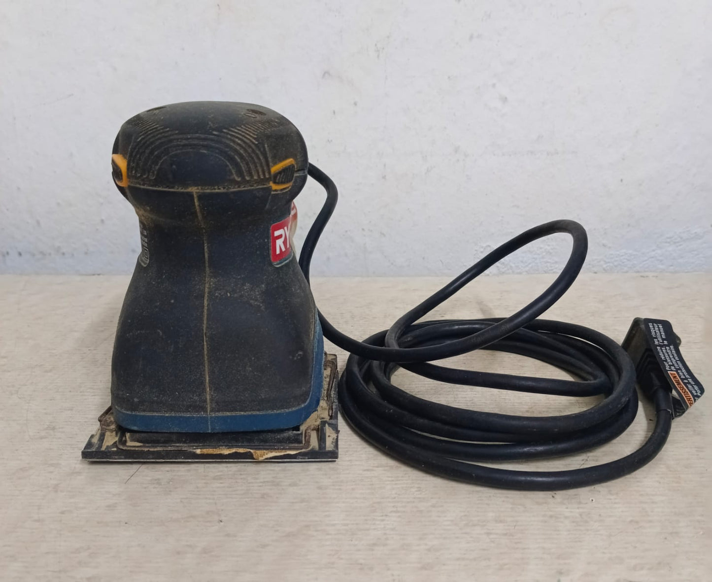 Lijadora de acabado RYOBI s652d, usado