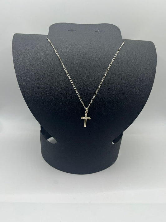 Cadena tejido 3x1 con dije cruz 3.5 grs 24 cm baño de plata