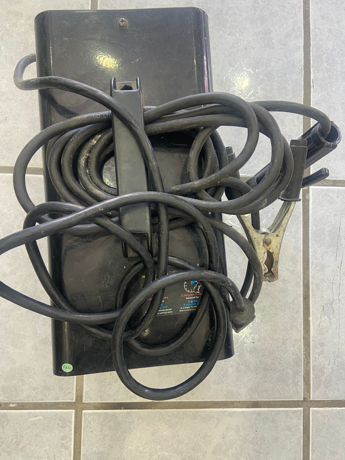 🔥 Soldadora Inverter CHICAGO ELECTRIC – Seminueva 🔥