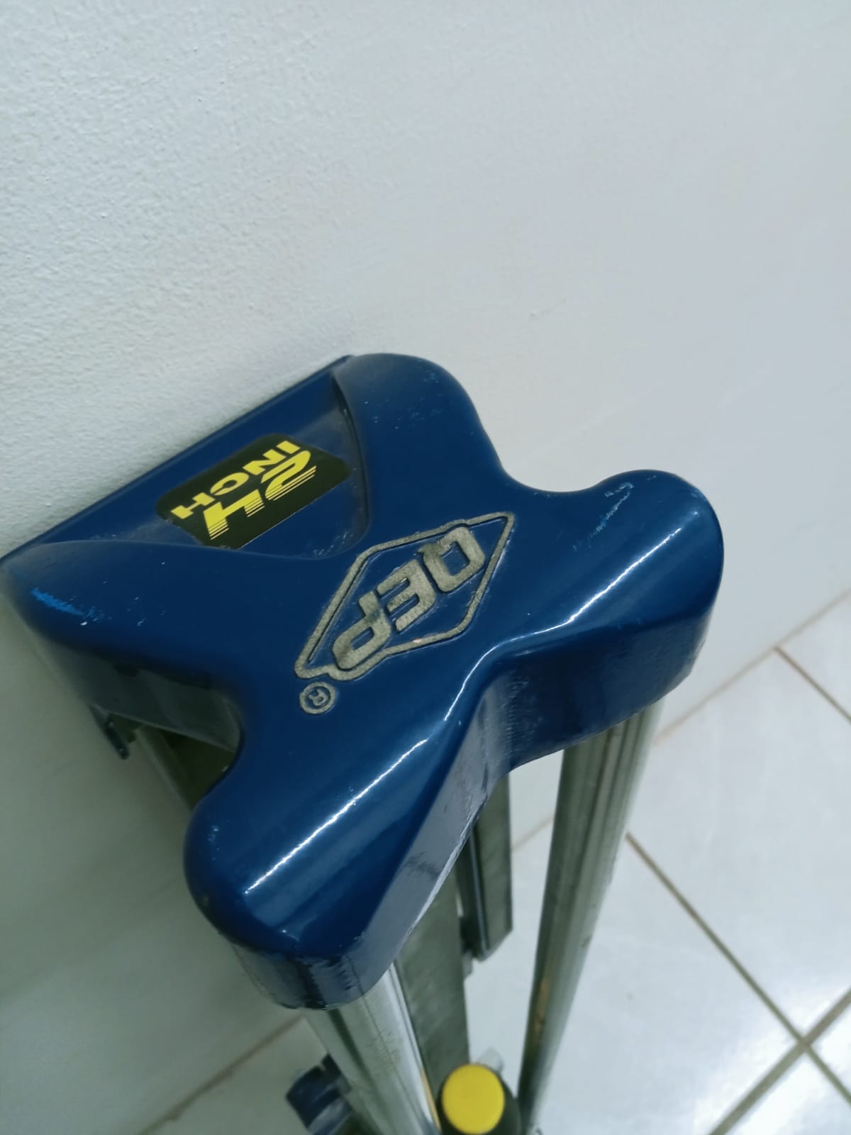 CORTADORA DE LOSETA QEP-USADA