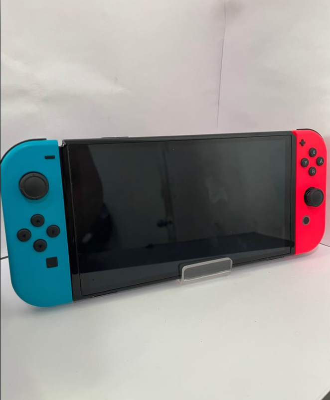 intendo Switch OLED con Accesorios- Usada