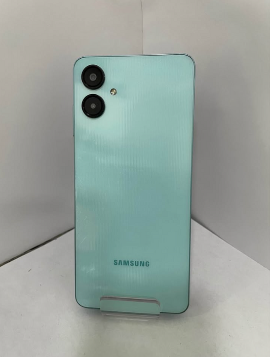 Samsung Galaxy A06 – 128 GB + 4 GB RAM