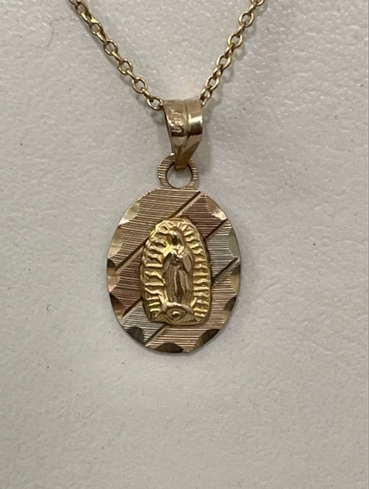 Cadena Con Dije Oro 10k / 2.3g / 52cm largo / 2mm ancho