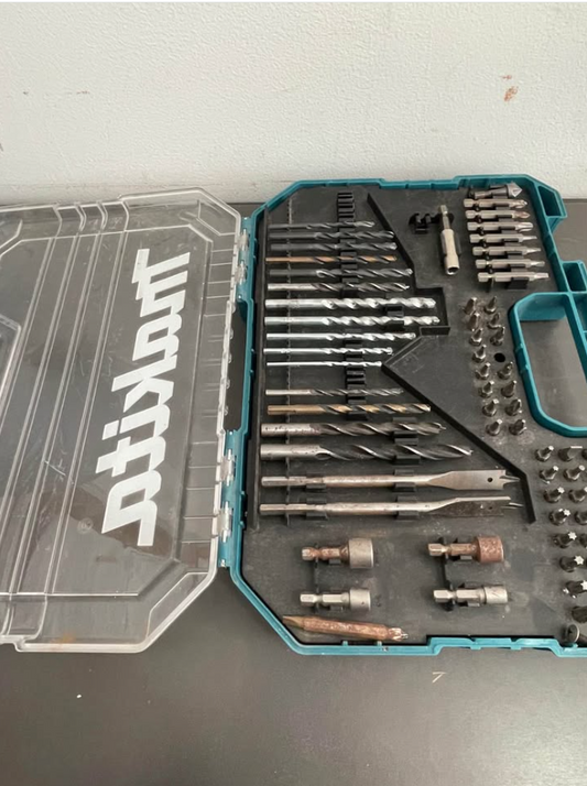 Taladro Inalámbrico Makita – 3 Funciones | Con Juego de Puntas y Brocas
