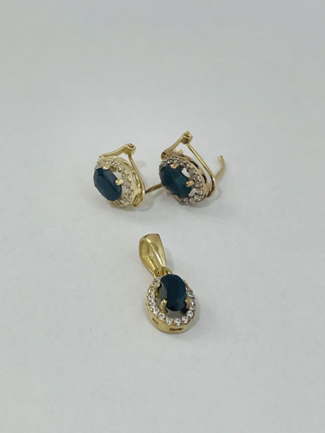 Dije Oro 10K / 0.9 g & Aretes / 1.8 g