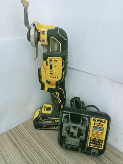 Multiherramienta Oscilante Inalámbrica 20v Máx Dewalt Dcs356-usada