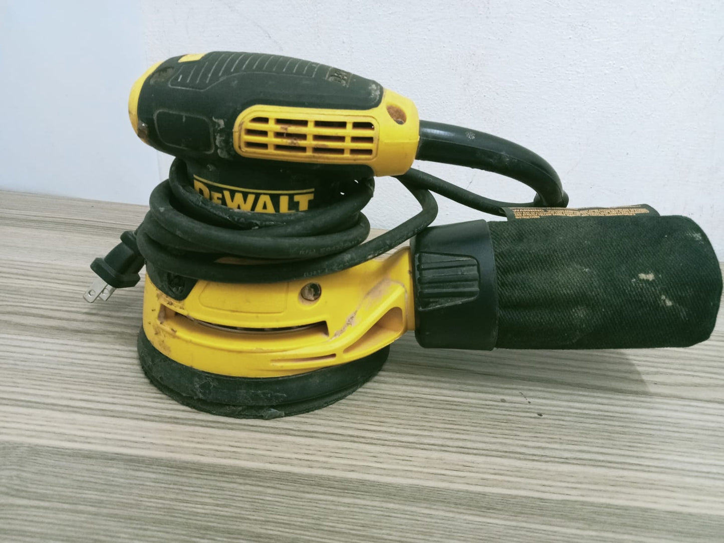 lijadora orbital dewalt