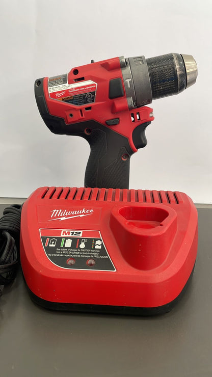 Taladro percutor M12 FUEL™ de 1/2″