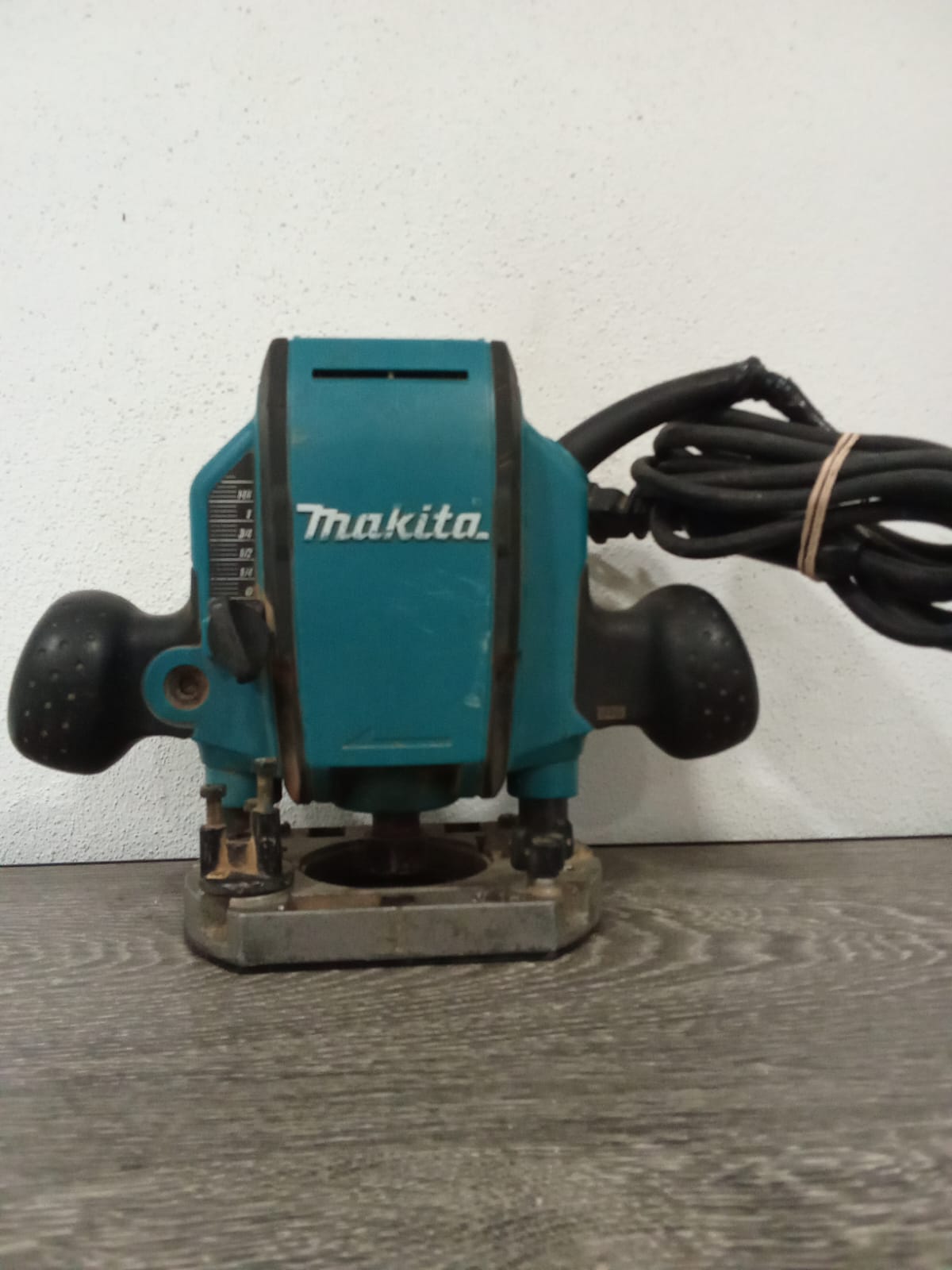 Router Makita-usado