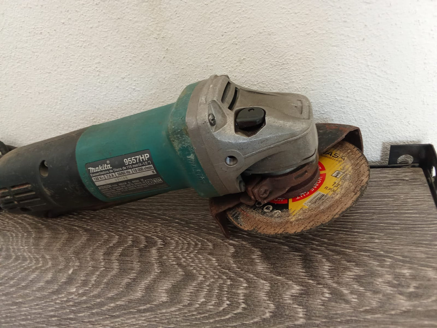 Esmeril makita-usado